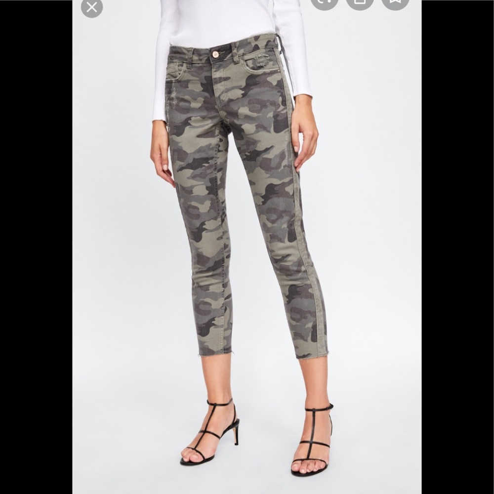 Zara Camo Jeans EUC